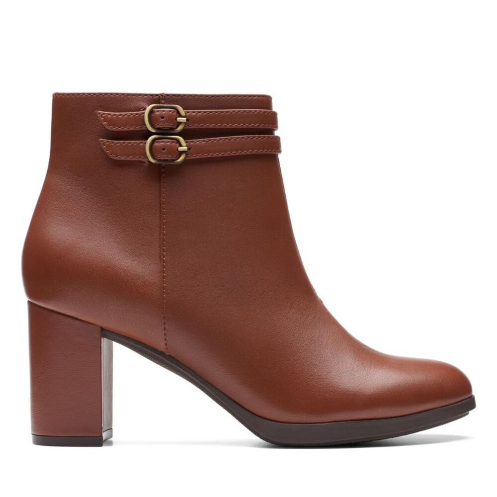 Clarks Womens Bayla Light Brown Boots (NWT)